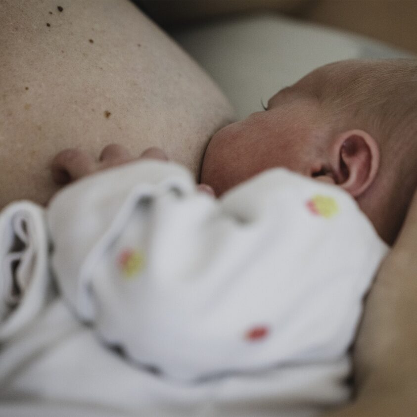 alexandra_benone_hebamme_fricktal_schwangerschaft_wochenbett_stillberatung_akupunktur_stillen