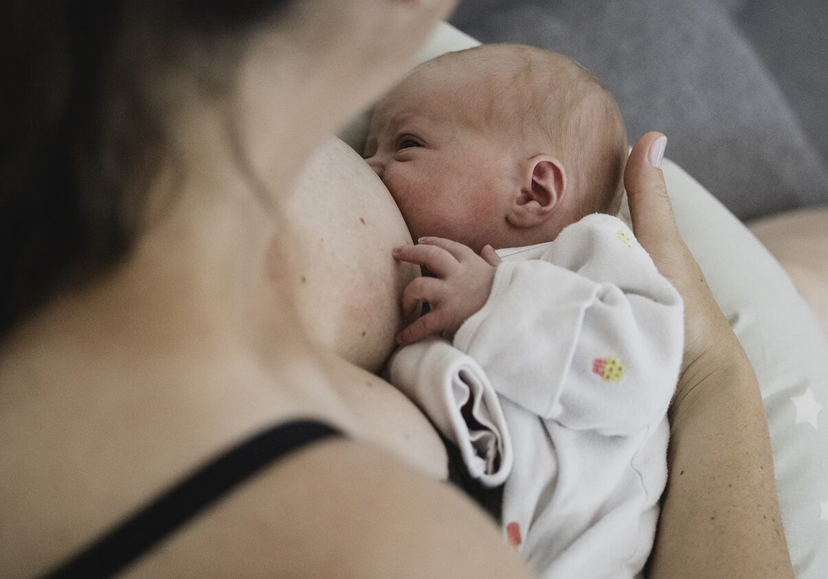 alexandra_benone_hebamme_fricktal_schwangerschaft_wochenbett_stillberatung_stillberatung